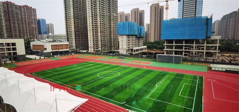 gaitubao_西安经开二校-透气型跑道.jpg